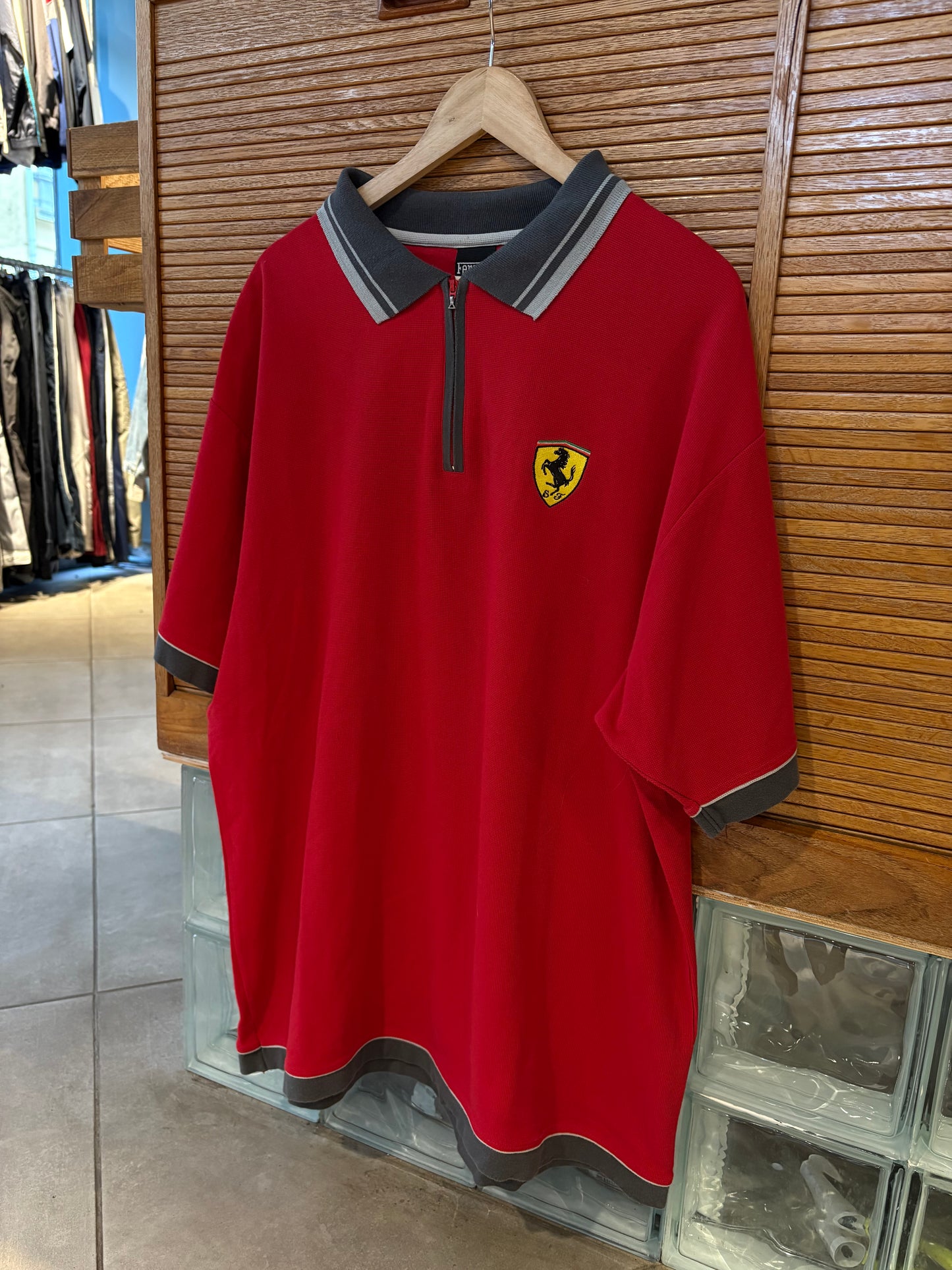 Vintage Ferrari Pique